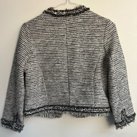 REVIEW Women's Grey Blazer - Picture 3 of 7